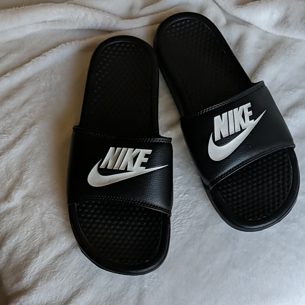 Nike Slides - Slide on Shoes